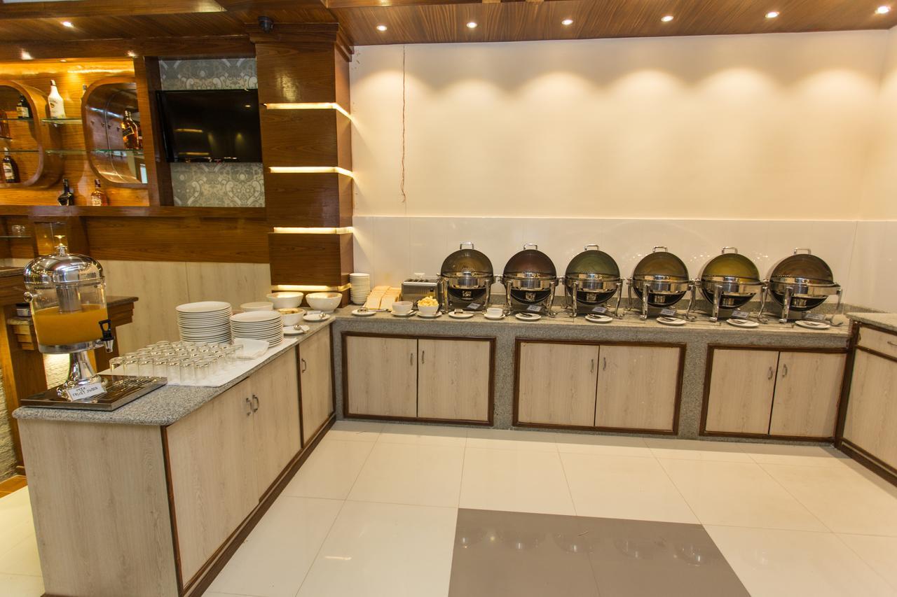 Hotel White Pearl Pokhara Exterior foto