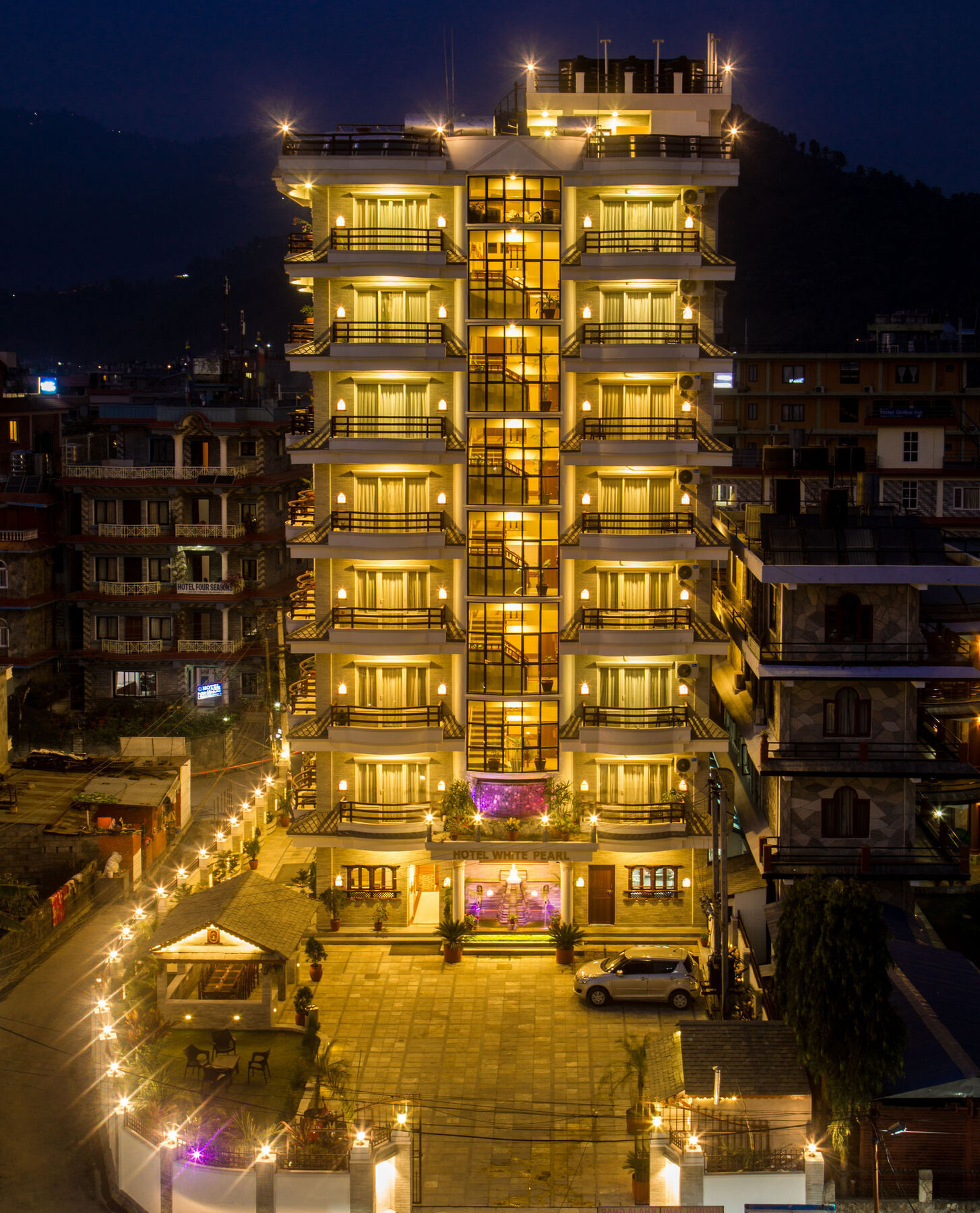 Hotel White Pearl Pokhara Exterior foto
