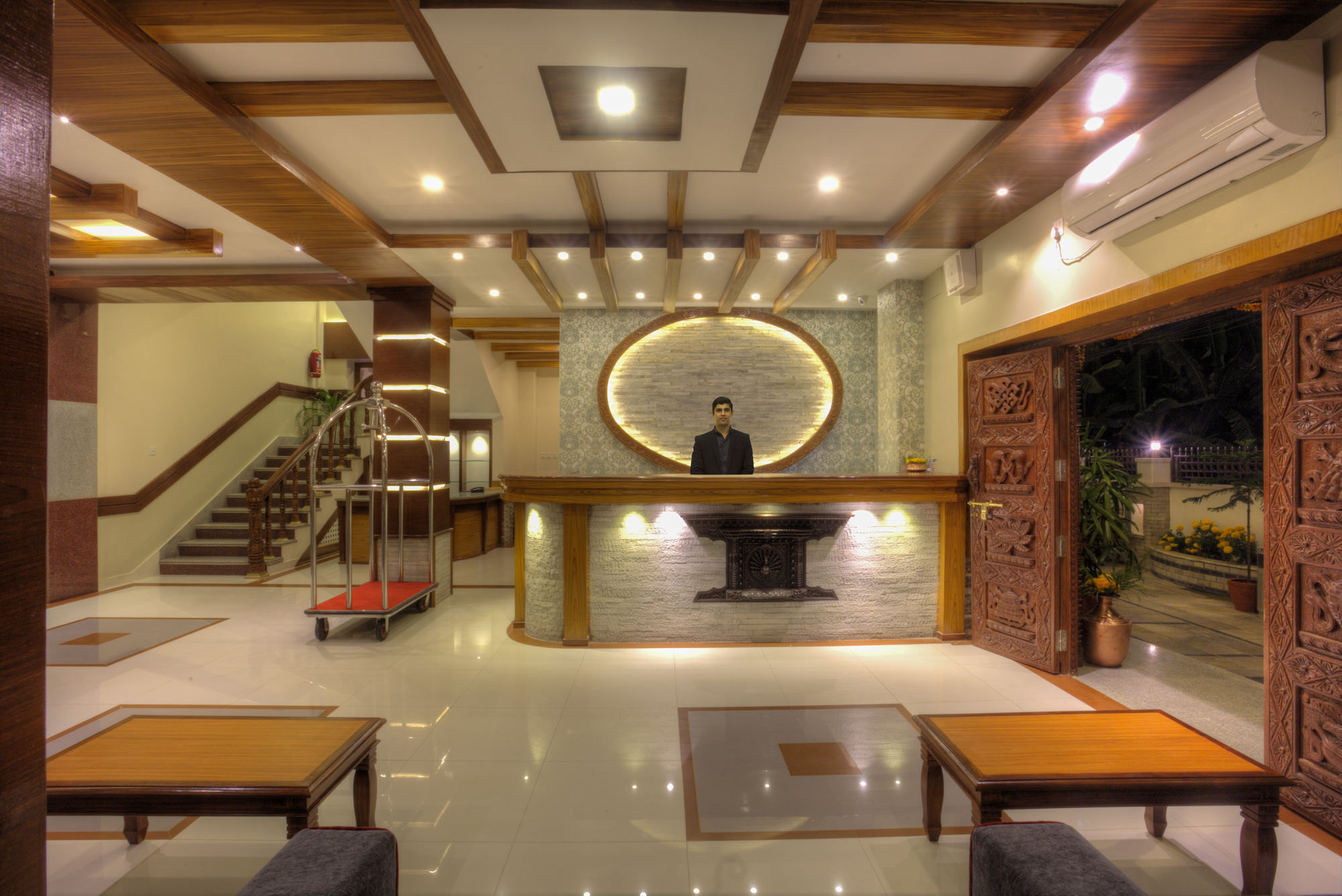 Hotel White Pearl Pokhara Exterior foto